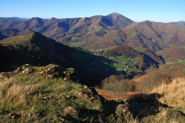 circuits toursitiques Vallée des Aldudes, pays basque, pays de quint, kintoa, Aldudes valley-excursion minibus 8 places- visites guidées--safari-sauvage-nature-montagne-mendiak-mountains-